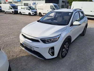 Kia Stonic 1.0 t-gdi 74kw (100cv) mhev imt concept