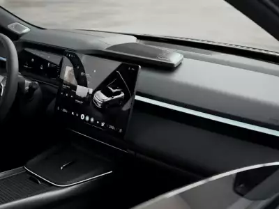 Lynk & co 08 1.5 phev more