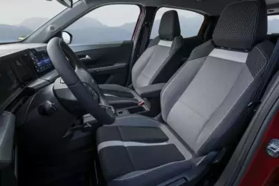 Opel Frontera 1.2t xht hybrid edct6 107kw ultimate
