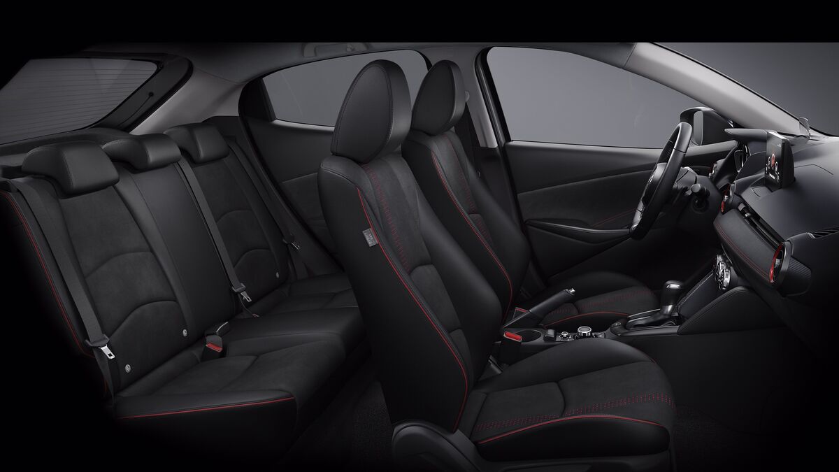 espacio interior Mazda2